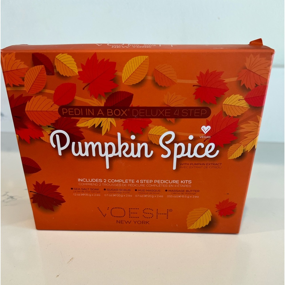 Voesh New York pedi in a box Deluxe 4 step Pumpkin Spice includes 2 pedi kits.